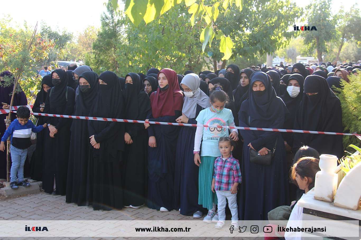 Martyrs of October 6-8 massacre commemorated at the site of their grave